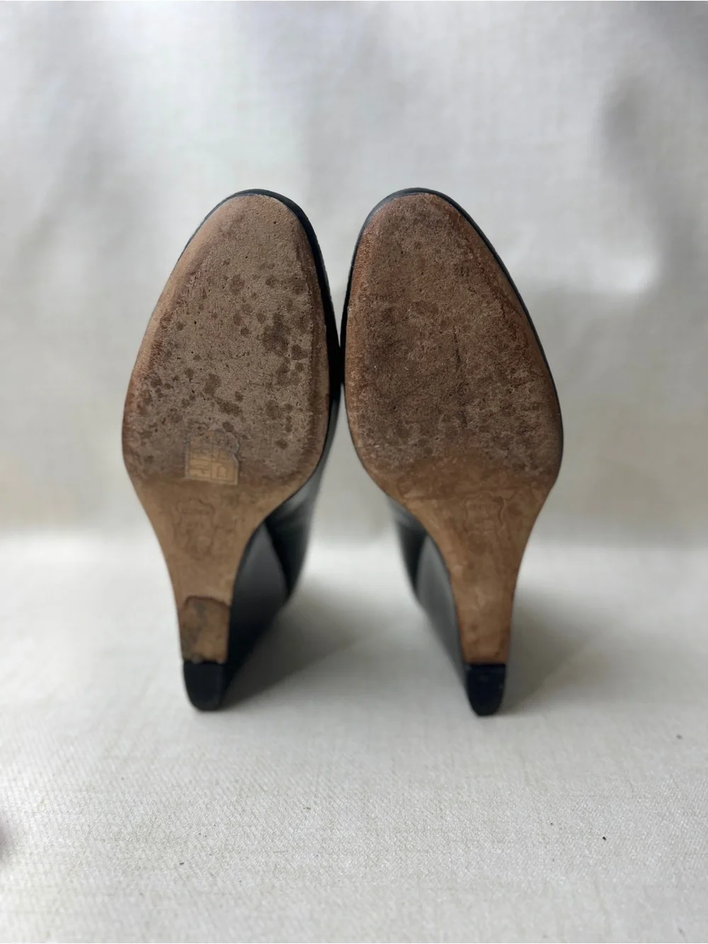 Tory Burch Black Leather Wedge Heels Gold Logo Pumps Size 6.5